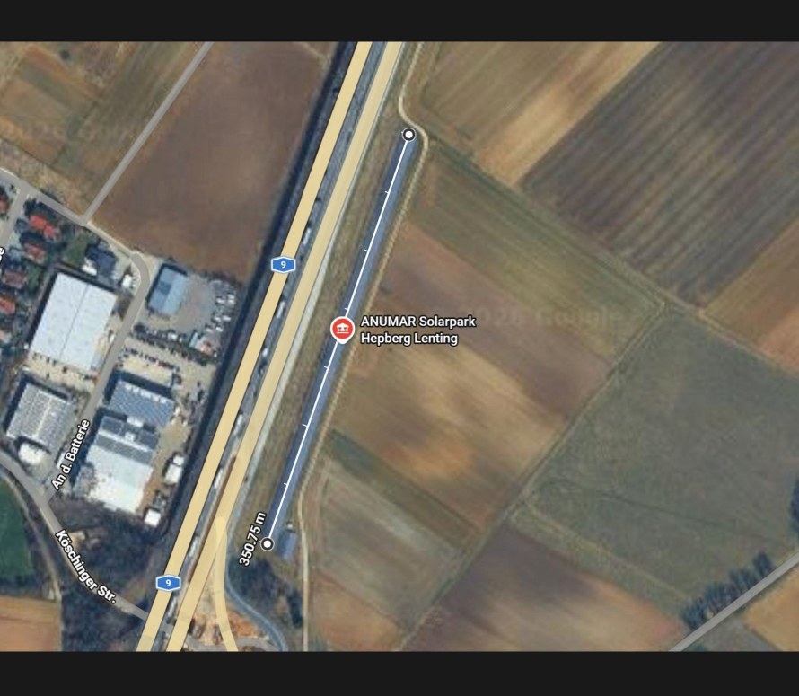 Satellite view of Solarpark Lenting II showing a continuous 350-metre linear East-West solar installation running parallel to the A9 autobahn between Hepberg and Lenting